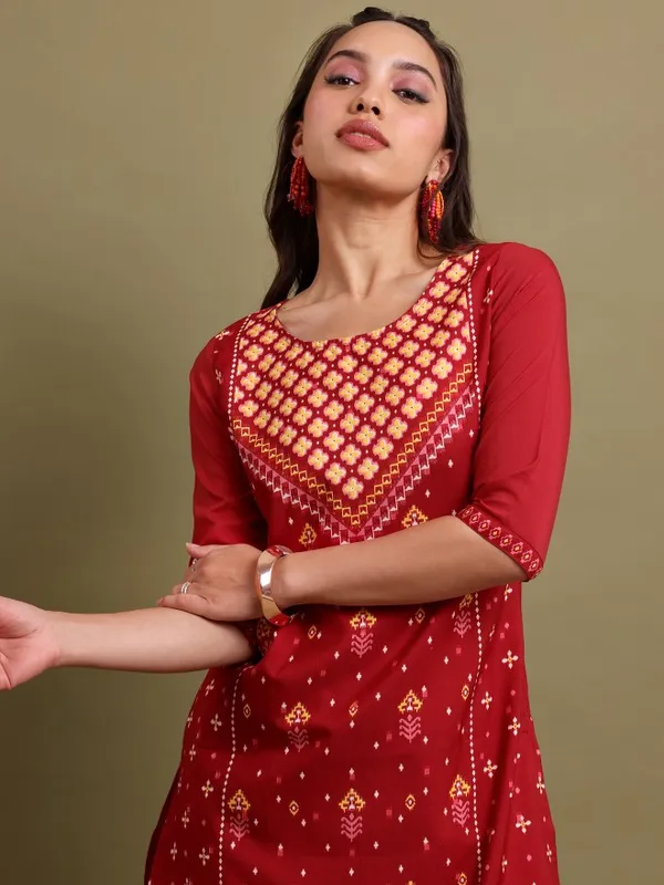  Ketch Women Red Printed Straight Kurtas