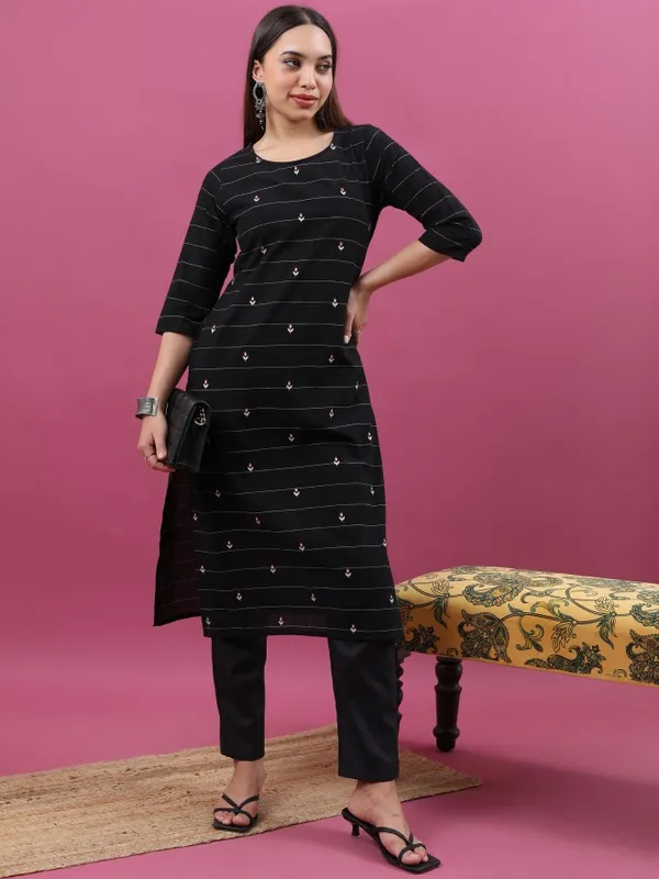 Vishudh Women Black Striped Straight Kurta