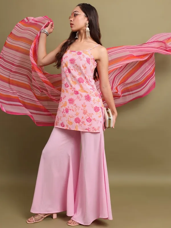 Women Kurta With Palazzos & Dupatta
