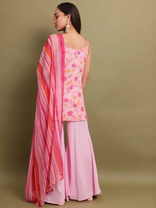 Women Kurta With Palazzos & Dupatta