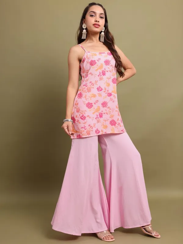 Women Kurta With Palazzos & Dupatta