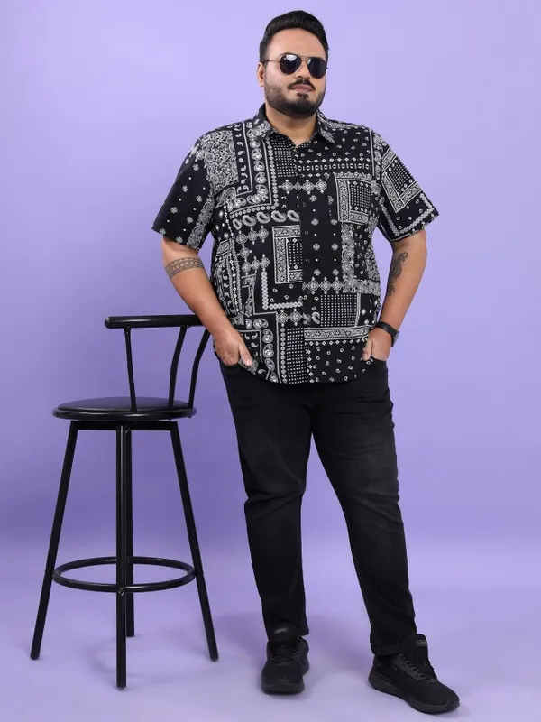  Xtra Ordinary By Highlander Men Black Printed Regular Fit Casual Shirts