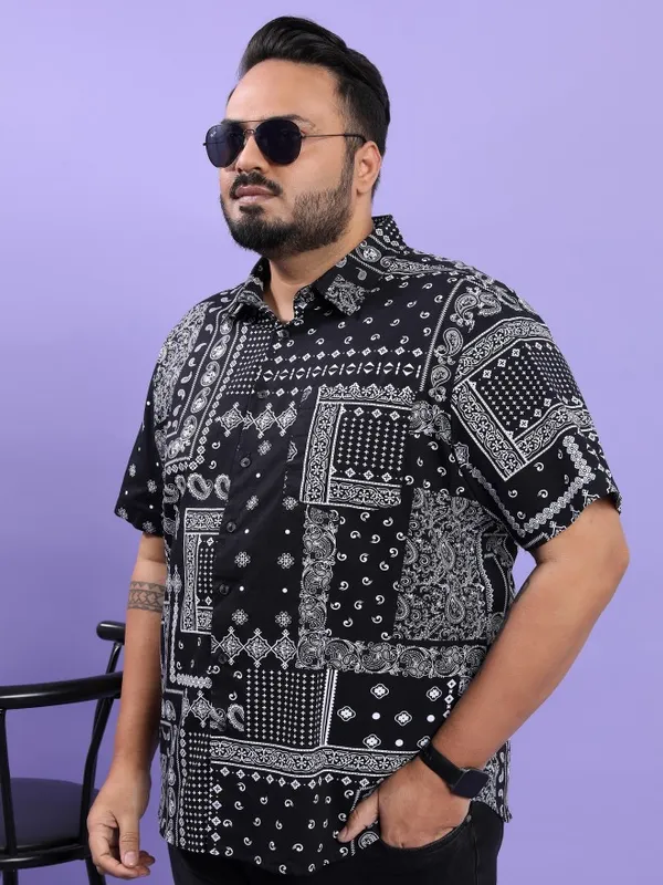  Xtra Ordinary By Highlander Men Black Printed Regular Fit Casual Shirts