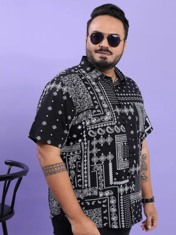  Xtra Ordinary By Highlander Men Black Printed Regular Fit Casual Shirts
