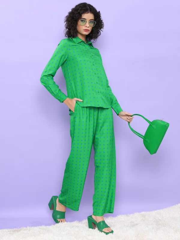  Tokyo Talkies Women Green Printed Regular Fit Casual Trousers