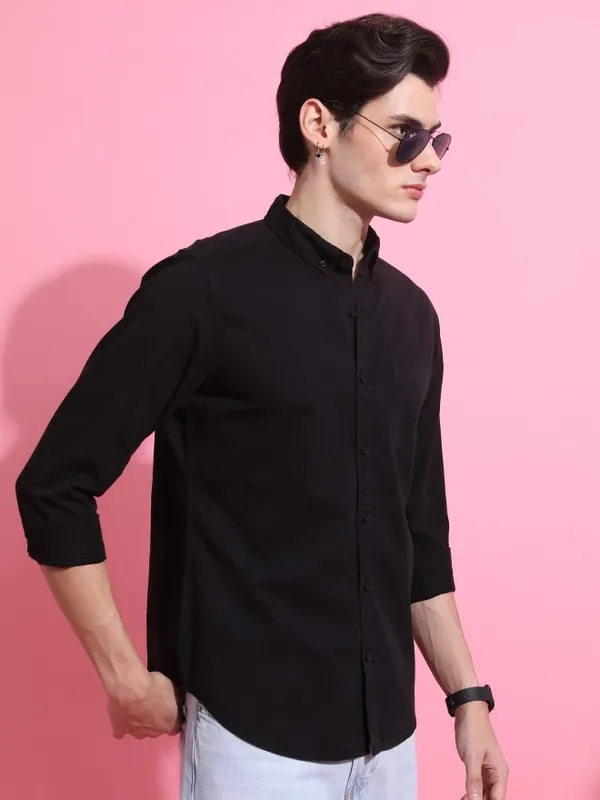  Highlander Men Black Solid Slim Fit Casual Shirts