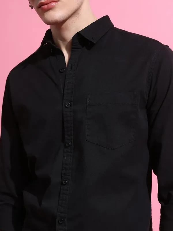 Highlander Men Black Solid Slim Fit Casual Shirts