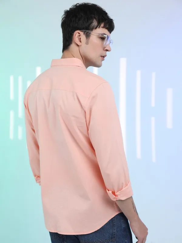  Highlander Men Pink Solid Slim Fit Casual Shirts