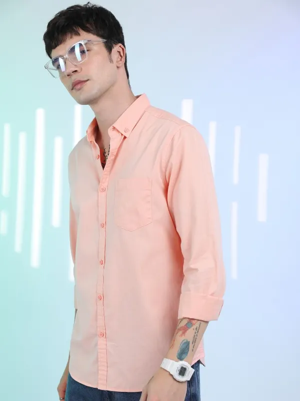  Highlander Men Pink Solid Slim Fit Casual Shirts
