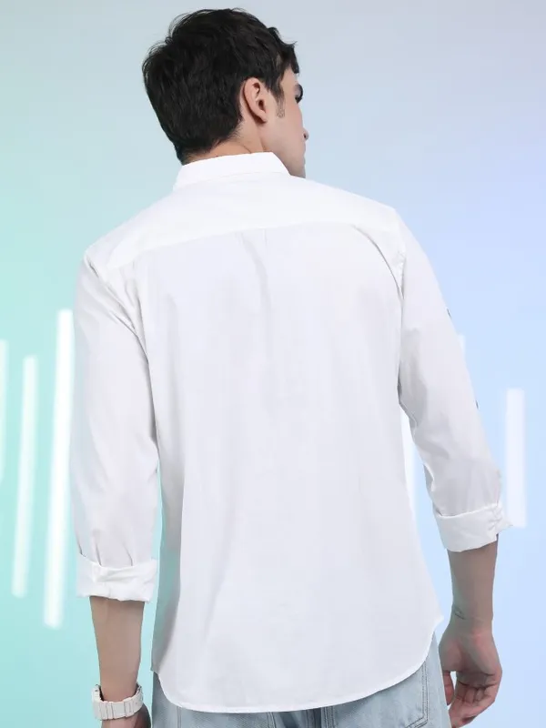  Highlander Men White Printed Slim Fit Casual Shirts