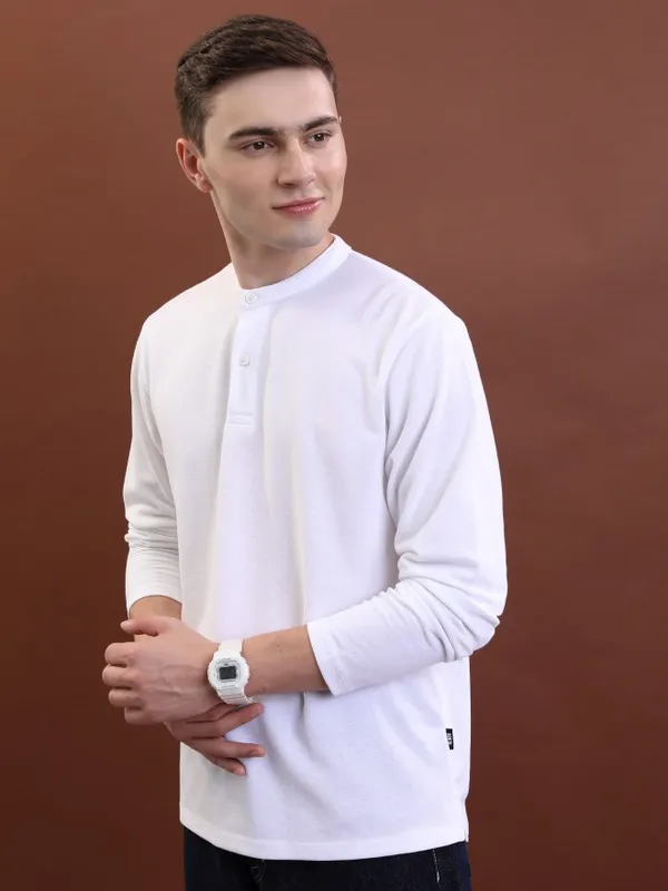 Men Solid Mandarin Collar T-Shirt
