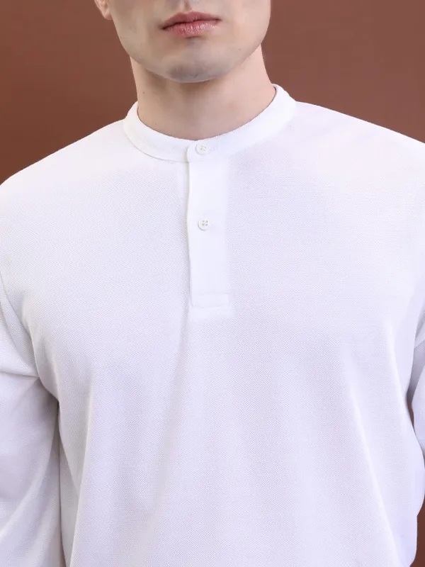 Men Solid Mandarin Collar T-Shirt