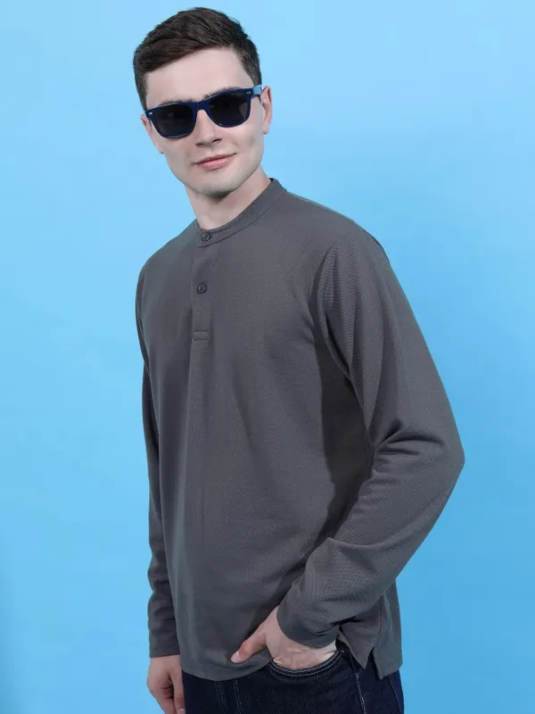  Highlander Men Grey Solid Mandarin Collar T-Shirts