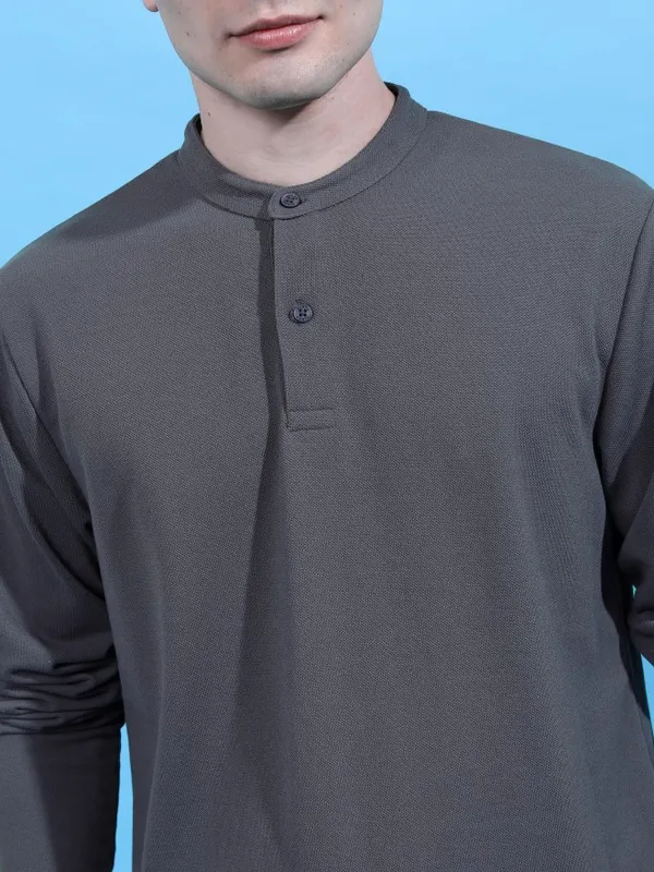  Highlander Men Grey Solid Mandarin Collar T-Shirts