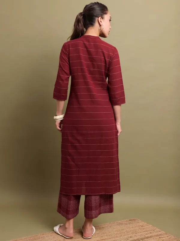  Vishudh Women Maroon Striped Straight Kurtas