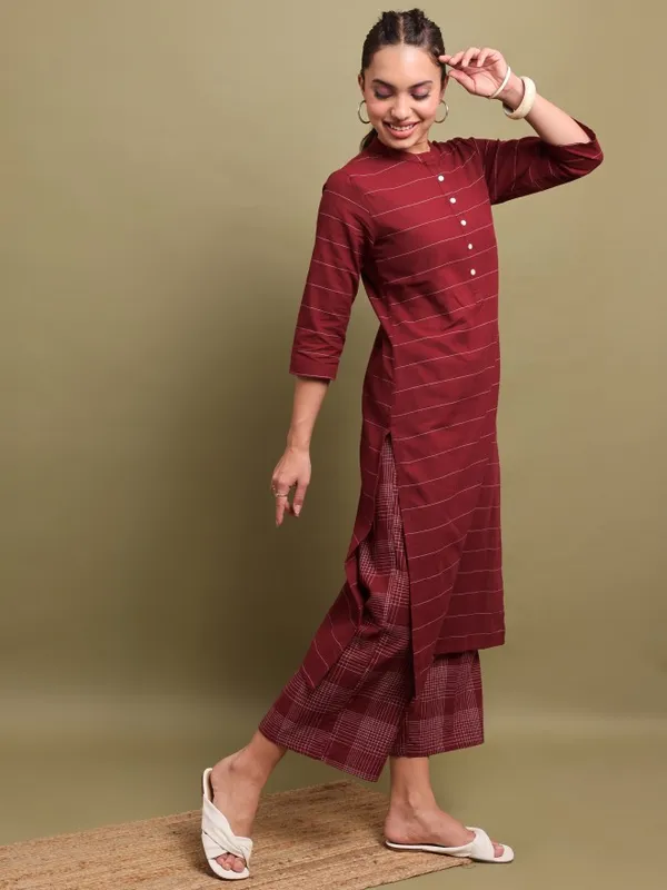  Vishudh Women Maroon Striped Straight Kurtas