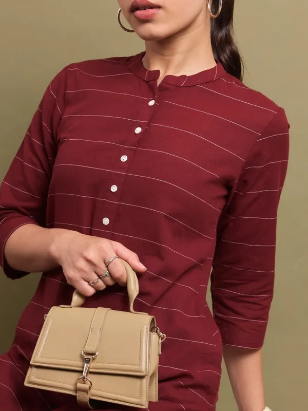 Vishudh Women Maroon Striped Straight Kurtas