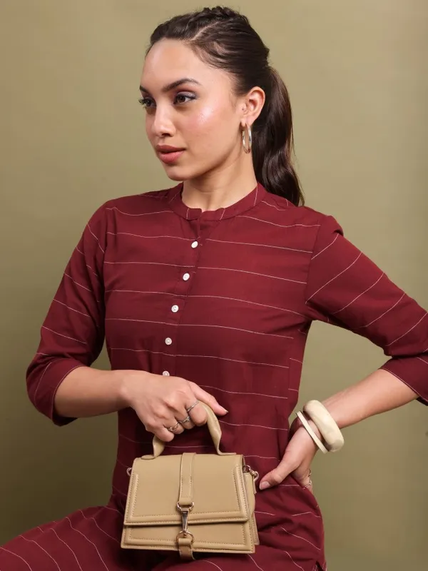  Vishudh Women Maroon Striped Straight Kurtas