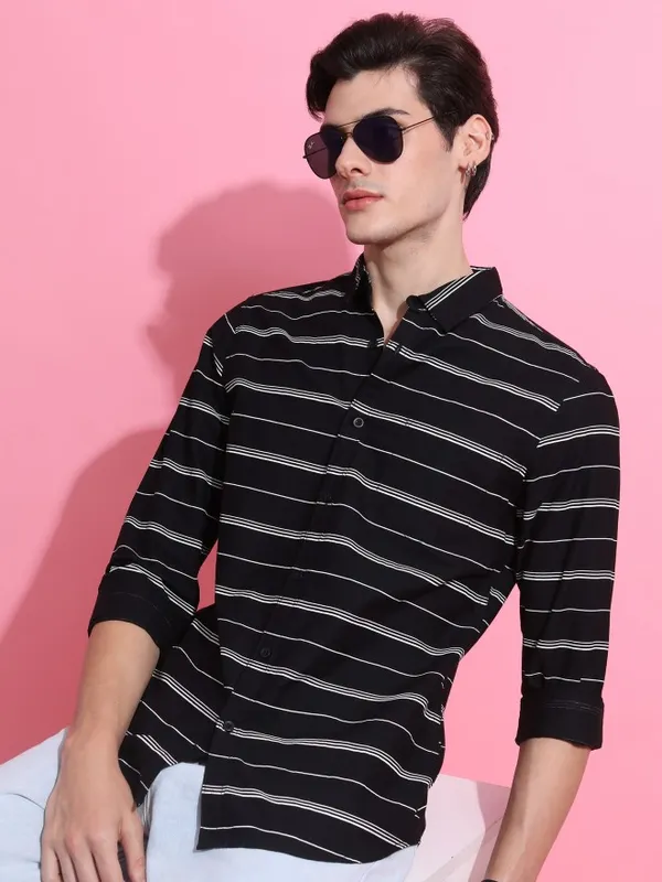 Highlander Men Black Striped Slim Fit Casual Shirts