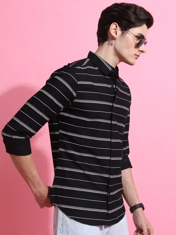 Highlander Men Black Striped Slim Fit Casual Shirts