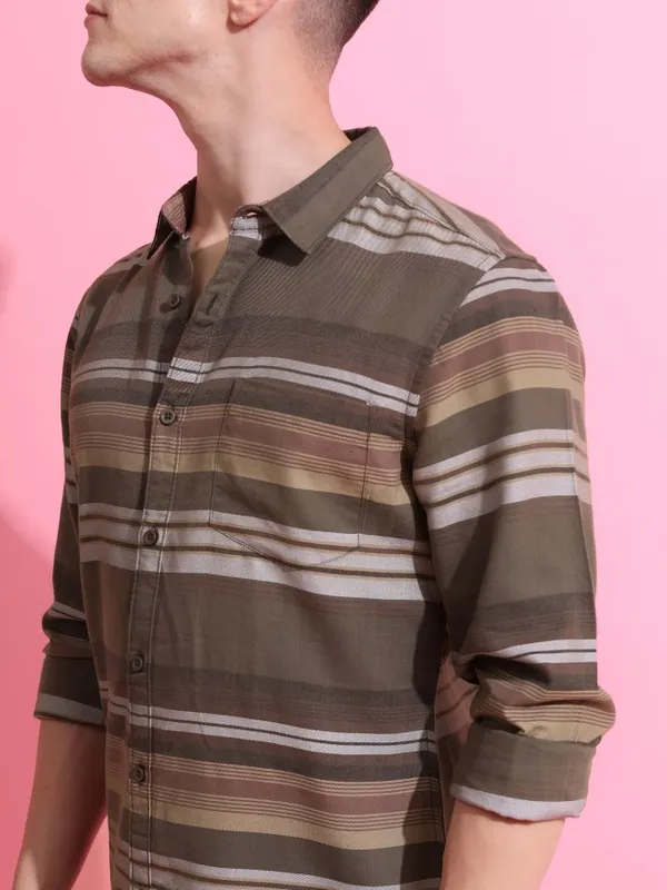 Men Slim Fit Casual Shirt