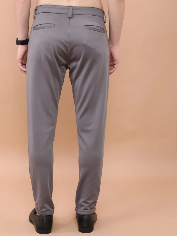  Highlander Men Grey Slim Fit Solid Casual Trousers