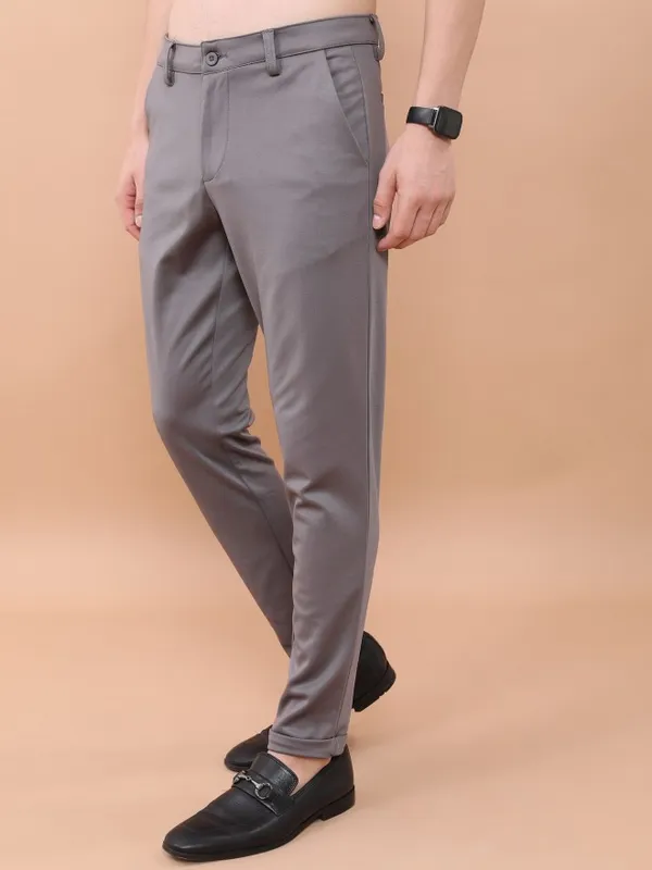  Highlander Men Grey Slim Fit Solid Casual Trousers