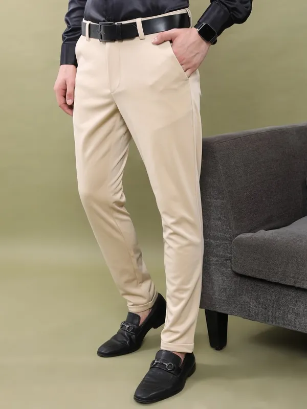  Highlander Men Beige Slim Fit Solid Casual Trousers
