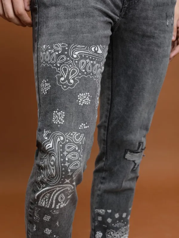  Highlander Men Grey Slim Fit Highly Distressed Jeans