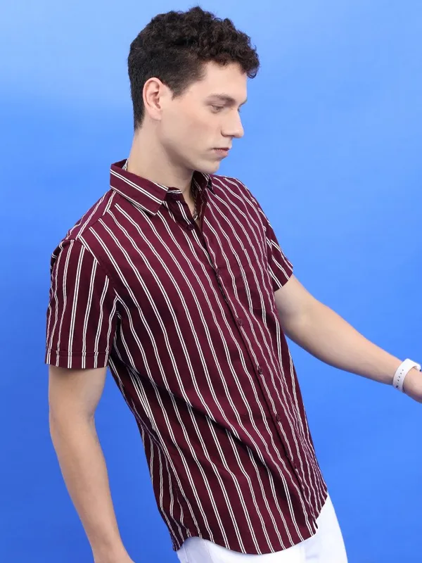  Highlander Men Burgundy Striped Slim Fit Casual Shirts