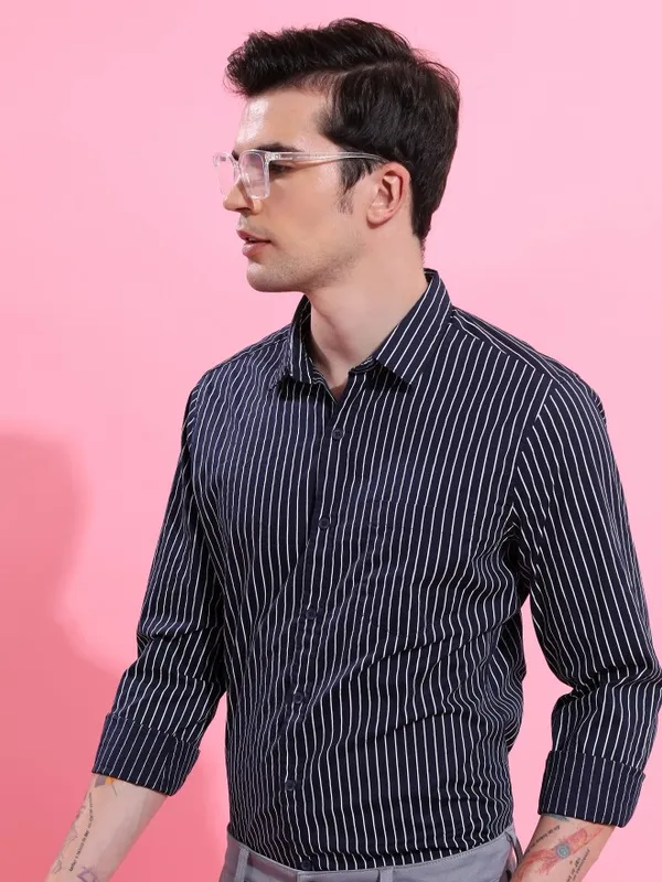 Men Slim Fit Casual Shirt