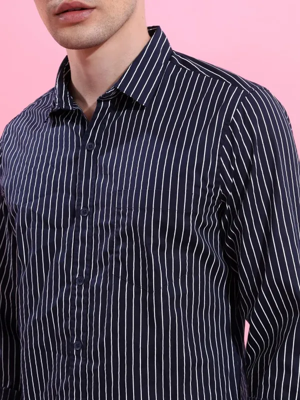 Men Slim Fit Casual Shirt