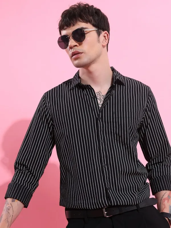  Highlander Men Black Striped Slim Fit Casual Shirts