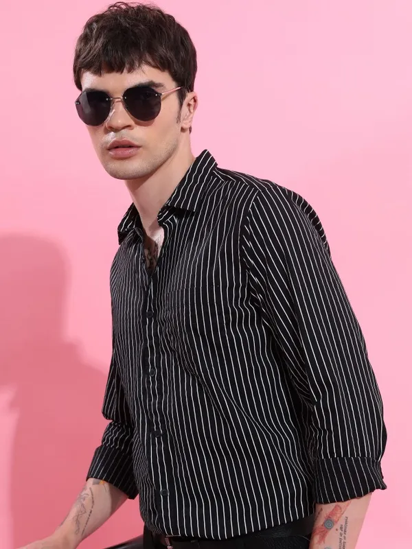  Highlander Men Black Striped Slim Fit Casual Shirts