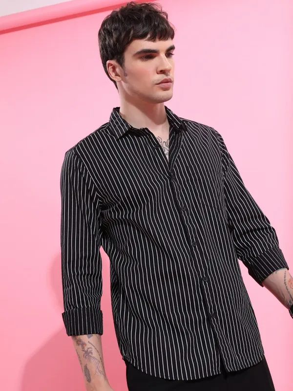  Highlander Men Black Striped Slim Fit Casual Shirts