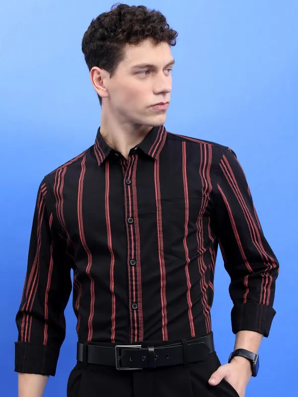  Highlander Men Black Striped Slim Fit Casual Shirts