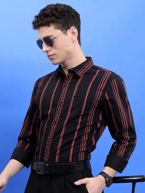  Highlander Men Black Striped Slim Fit Casual Shirts