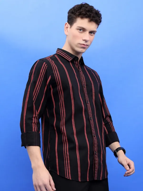  Highlander Men Black Striped Slim Fit Casual Shirts