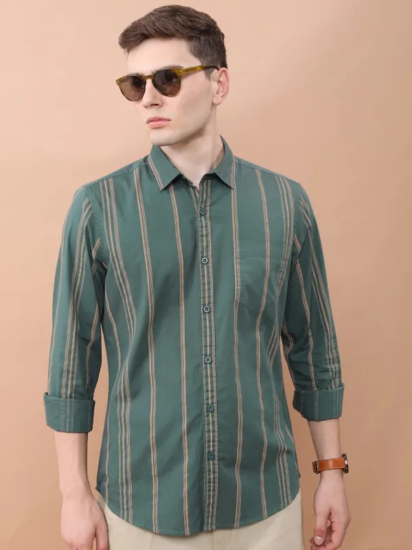  Highlander Men Green Striped Slim Fit Casual Shirts