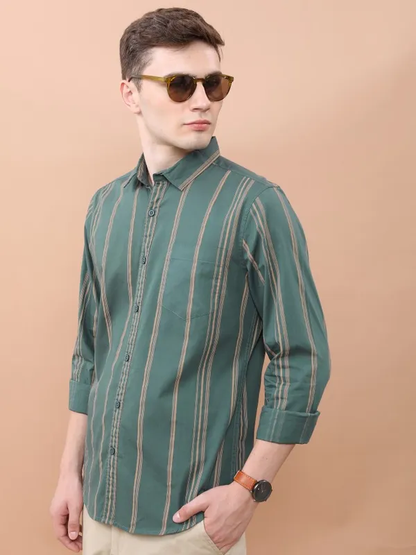  Highlander Men Green Striped Slim Fit Casual Shirts