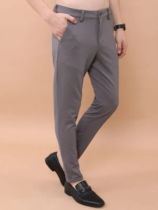  Highlander Men Grey Slim Fit Solid Casual Trousers