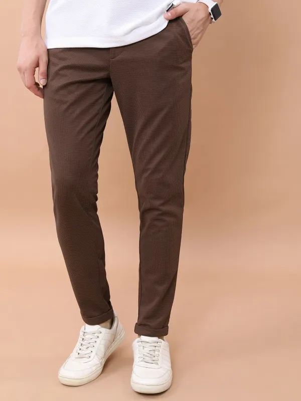  Highlander Men Brown Slim Fit Solid Casual Trousers