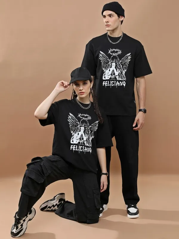 Unisex Round Neck Solid T-Shirt