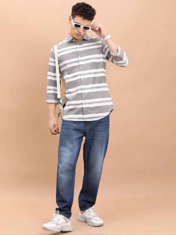  Highlander Men Grey Striped Slim Fit Casual Shirts