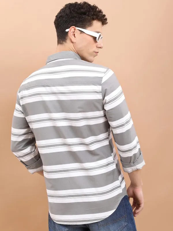  Highlander Men Grey Striped Slim Fit Casual Shirts