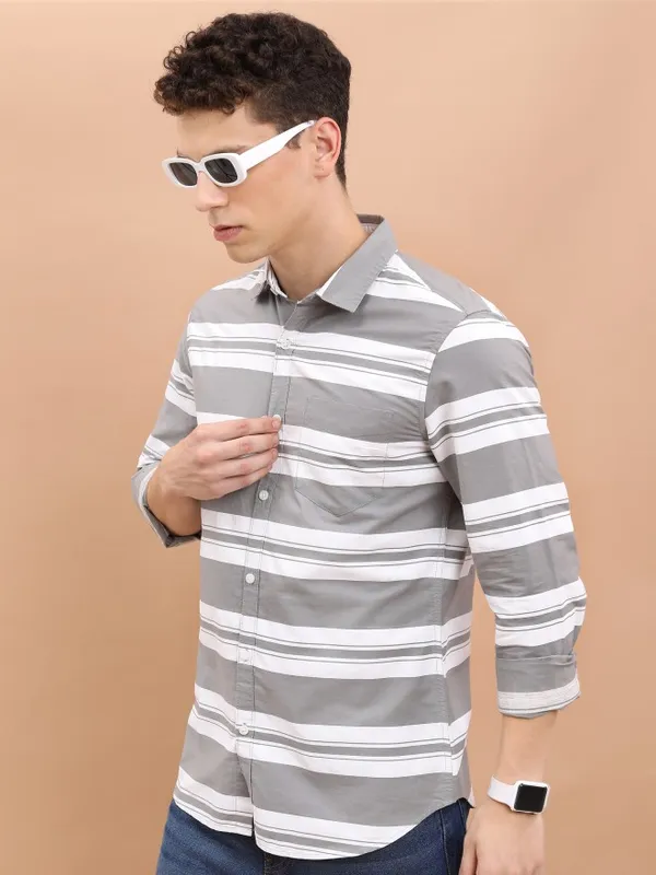  Highlander Men Grey Striped Slim Fit Casual Shirts