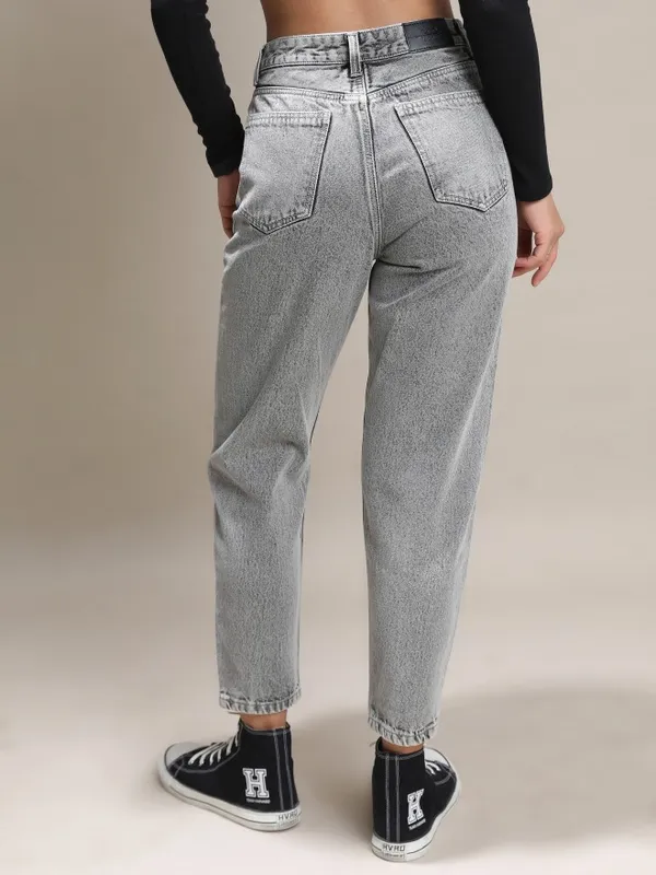  Tokyo Talkies Women Grey Mom Fit Clean Look Jeans