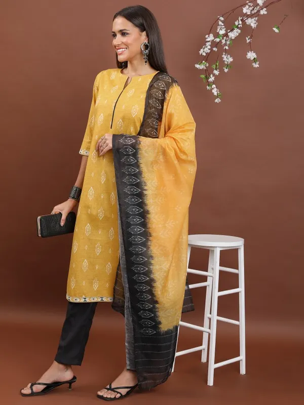  Ketch Women Mustard Kurta Sets