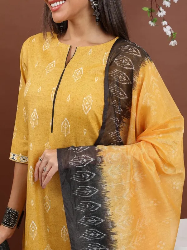  Ketch Women Mustard Kurta Sets