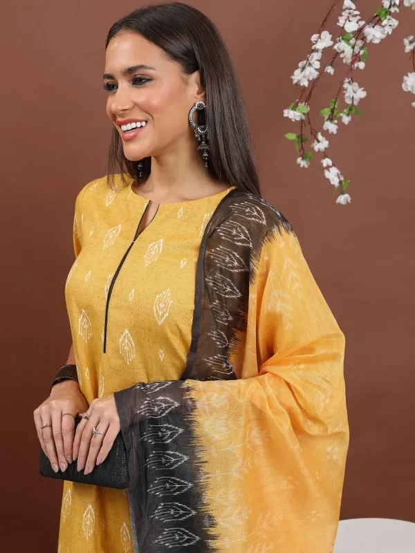  Ketch Women Mustard Kurta Sets